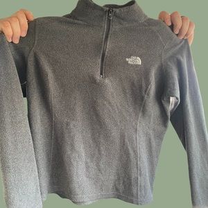 Women’s The North Face Fleece Pullover Size Small